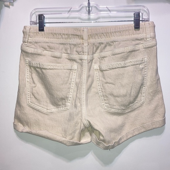 American Eagle size 4 stretch cream denim roll hem shorts EUC 11182 - Picture 3 of 6